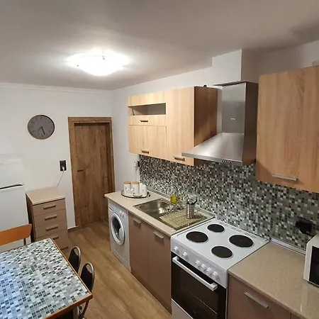 Apartman Fanes House *